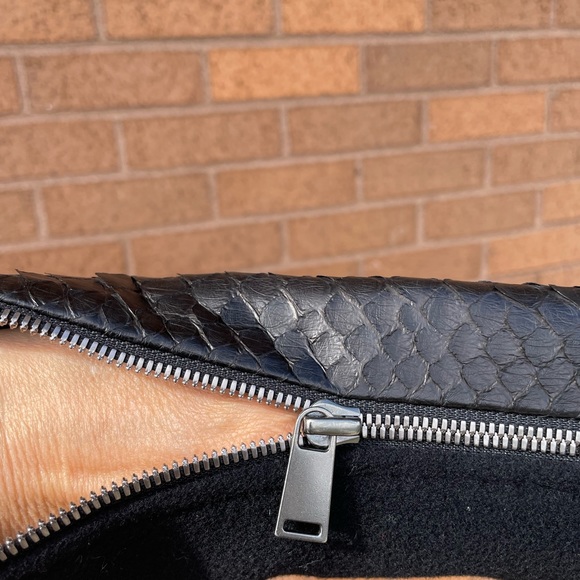 Cashmere/wool & Python Jacket. - Picture 4 of 10